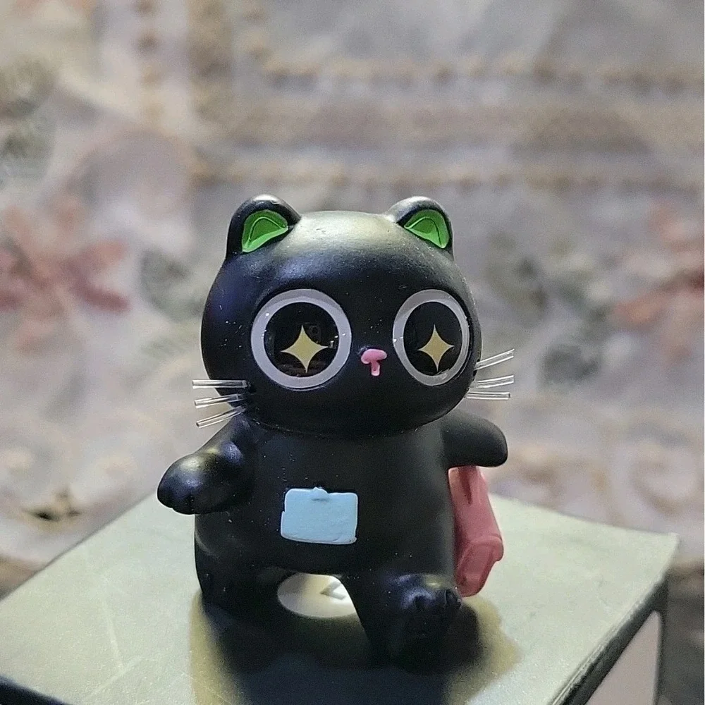 XIN ZHI JI Little Black Mini Resin Figurine Black Cat Animal Theme 1040-379